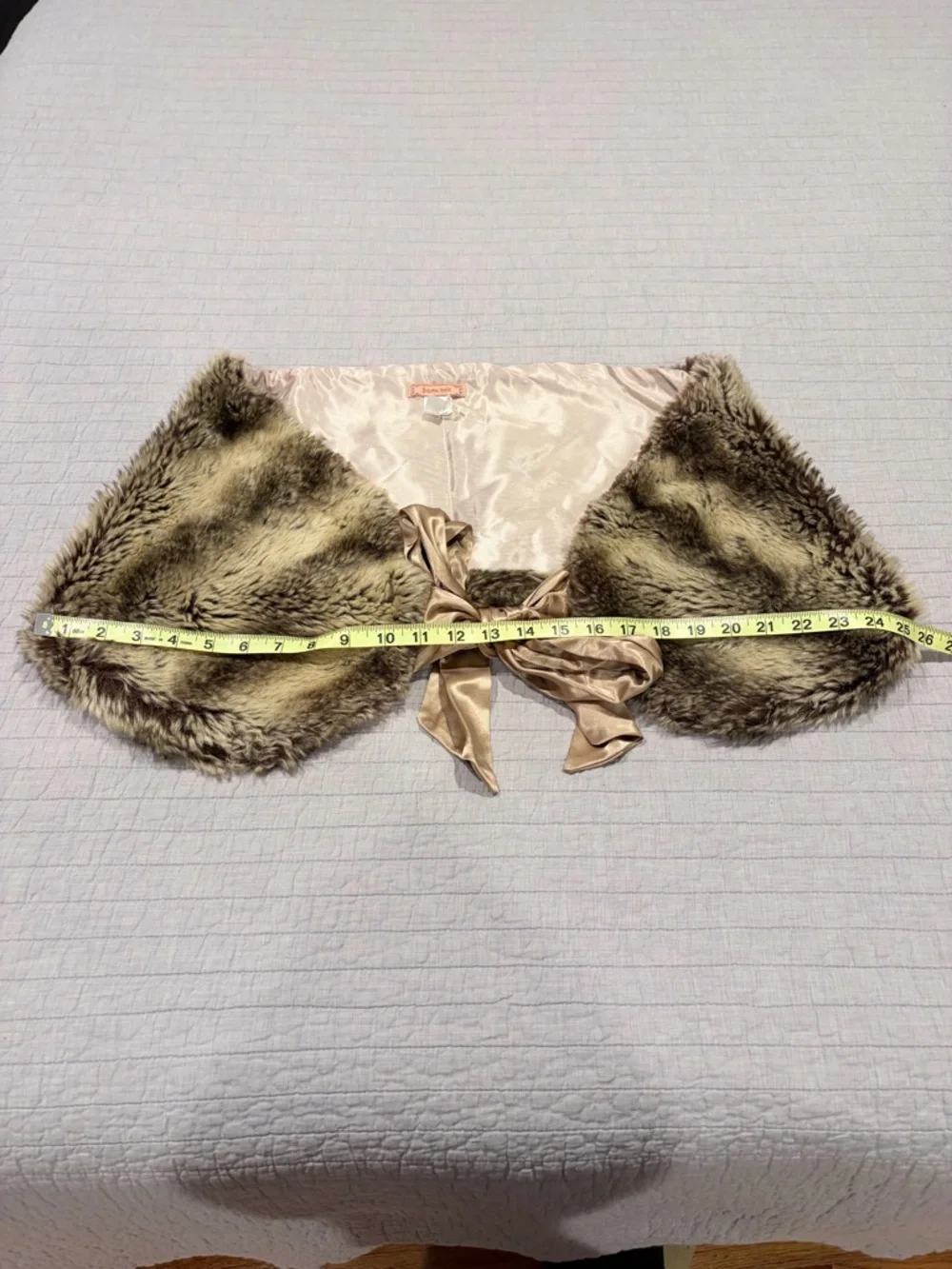 Beau Bois Faux Fur Capelet Shawl Satin Tie Closure Size L
